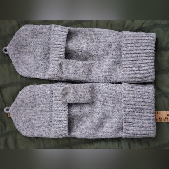 Target Universal Thread Gray Convertable Mittens - Picture 2 of 8